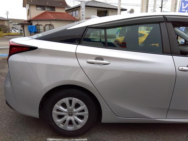 プリウス E☆後期型☆プリクラッシュ☆ナビ☆走行1.2万km☆試乗OK ☆後期型☆ナビ☆Bluetooth☆バックカメラ☆ETC☆LEDオートハイビーム☆プリクラッシュ☆レーダークルーズ☆ふらつき検知☆SOSコール対応☆オートリトラウィンカーミラー☆走行1.2万☆試乗OK(13枚目)