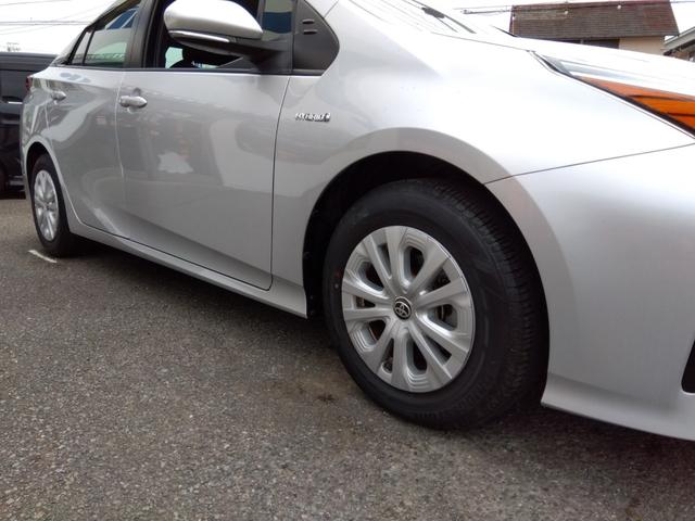 プリウス E☆後期型☆プリクラッシュ☆ナビ☆走行1.2万km☆試乗OK ☆後期型☆ナビ☆Bluetooth☆バックカメラ☆ETC☆LEDオートハイビーム☆プリクラッシュ☆レーダークルーズ☆ふらつき検知☆SOSコール対応☆オートリトラウィンカーミラー☆走行1.2万☆試乗OK(20枚目)