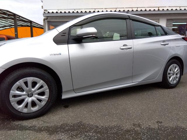 プリウス E☆後期型☆プリクラッシュ☆ナビ☆走行1.2万km☆試乗OK ☆後期型☆ナビ☆Bluetooth☆バックカメラ☆ETC☆LEDオートハイビーム☆プリクラッシュ☆レーダークルーズ☆ふらつき検知☆SOSコール対応☆オートリトラウィンカーミラー☆走行1.2万☆試乗OK(22枚目)