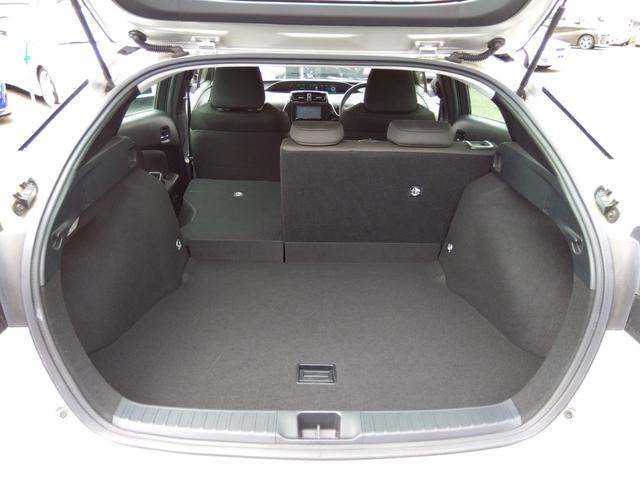 プリウス E☆後期型☆プリクラッシュ☆ナビ☆走行1.2万km☆試乗OK ☆後期型☆ナビ☆Bluetooth☆バックカメラ☆ETC☆LEDオートハイビーム☆プリクラッシュ☆レーダークルーズ☆ふらつき検知☆SOSコール対応☆オートリトラウィンカーミラー☆走行1.2万☆試乗OK(39枚目)