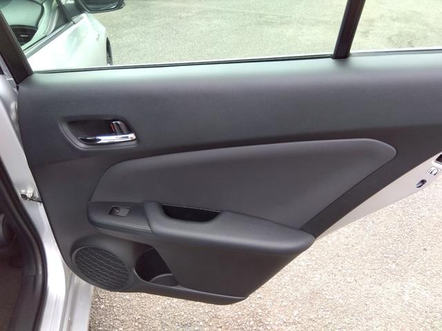 プリウス E☆後期型☆プリクラッシュ☆ナビ☆走行1.2万km☆試乗OK ☆後期型☆ナビ☆Bluetooth☆バックカメラ☆ETC☆LEDオートハイビーム☆プリクラッシュ☆レーダークルーズ☆ふらつき検知☆SOSコール対応☆オートリトラウィンカーミラー☆走行1.2万☆試乗OK(69枚目)