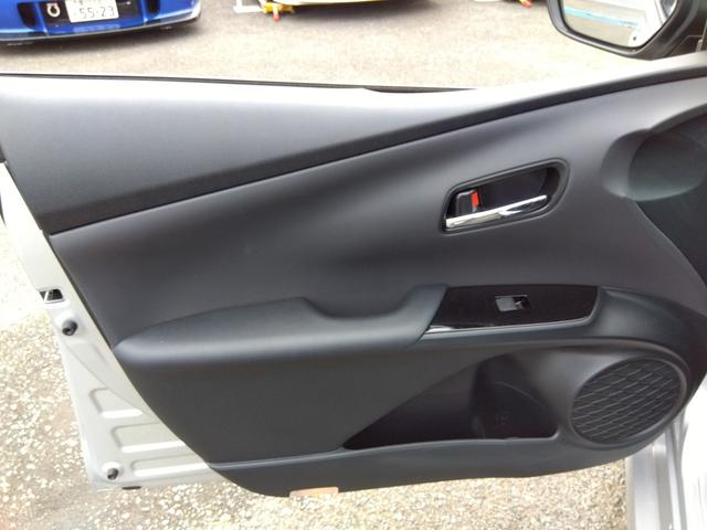 プリウス E☆後期型☆プリクラッシュ☆ナビ☆走行1.2万km☆試乗OK ☆後期型☆ナビ☆Bluetooth☆バックカメラ☆ETC☆LEDオートハイビーム☆プリクラッシュ☆レーダークルーズ☆ふらつき検知☆SOSコール対応☆オートリトラウィンカーミラー☆走行1.2万☆試乗OK(71枚目)