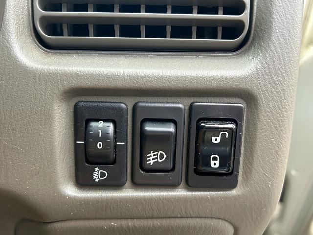 ディアスワゴン スーパーチャージャー☆オートマ☆禁煙車☆試乗出来ます☆ スーパーチャージャー☆専用オーディオ☆フロントパワーウィンドゥ☆リモコンミラー☆後席ヒーター☆バンパーフォグ☆オーバーヘッドシェルフ☆キーレス☆リアスポイラー☆両側スライドドア☆走行8.1万☆試乗OK(17枚目)