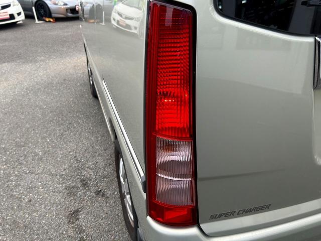 ディアスワゴン スーパーチャージャー☆オートマ☆禁煙車☆試乗出来ます☆ スーパーチャージャー☆専用オーディオ☆フロントパワーウィンドゥ☆リモコンミラー☆後席ヒーター☆バンパーフォグ☆オーバーヘッドシェルフ☆キーレス☆リアスポイラー☆両側スライドドア☆走行8.1万☆試乗OK(56枚目)