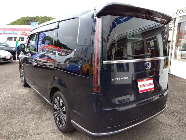 ステップワゴン ｅ：ＨＥＶスパーダ☆プレミアム☆１１型ナビ☆後席１０型モニタ　純正１１型ナビ・スマフォ連携Ａｐｐｌｅ＆Ａｎｄｒｏｉｄ・ホンダトータルケア対応・後席１０型フリップ・ナビ連動前後ドラレコ＆ＥＴＣ・全方位カメラ・ハーフレザー前後ヒーター・コーナーソナー・運転支援（8枚目）