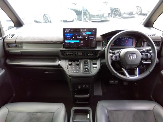 ステップワゴン ｅ：ＨＥＶスパーダ☆プレミアム☆１１型ナビ☆後席１０型モニタ　純正１１型ナビ・スマフォ連携Ａｐｐｌｅ＆Ａｎｄｒｏｉｄ・ホンダトータルケア対応・後席１０型フリップ・ナビ連動前後ドラレコ＆ＥＴＣ・全方位カメラ・ハーフレザー前後ヒーター・コーナーソナー・運転支援（30枚目）
