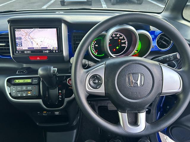 Ｎ－ＢＯＸ ２トーンカラースタイルＧＬｐｋｇ☆禁煙車☆修復歴無☆試乗ＯＫ　ツートンカラー☆ナビ☆Ｂｌｕｅｔｏｏｔｈ☆バックカメラ☆ＤＶＤ再生☆ＥＴＣ☆前後ドラレコ☆電動ドア☆アルミホイール☆スマートキー＆プッシュスタート☆シートバックテーブル☆走行５．６万ｋｍ☆試乗出来ます（12枚目）