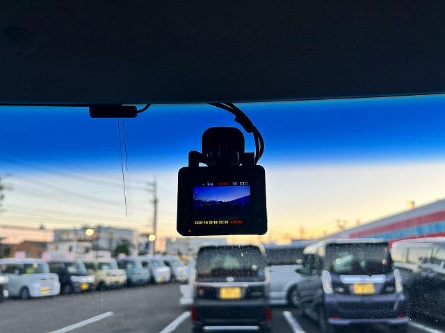 Ｎ－ＢＯＸ ２トーンカラースタイルＧＬｐｋｇ☆禁煙車☆修復歴無☆試乗ＯＫ　ツートンカラー☆ナビ☆Ｂｌｕｅｔｏｏｔｈ☆バックカメラ☆ＤＶＤ再生☆ＥＴＣ☆前後ドラレコ☆電動ドア☆アルミホイール☆スマートキー＆プッシュスタート☆シートバックテーブル☆走行５．６万ｋｍ☆試乗出来ます（28枚目）