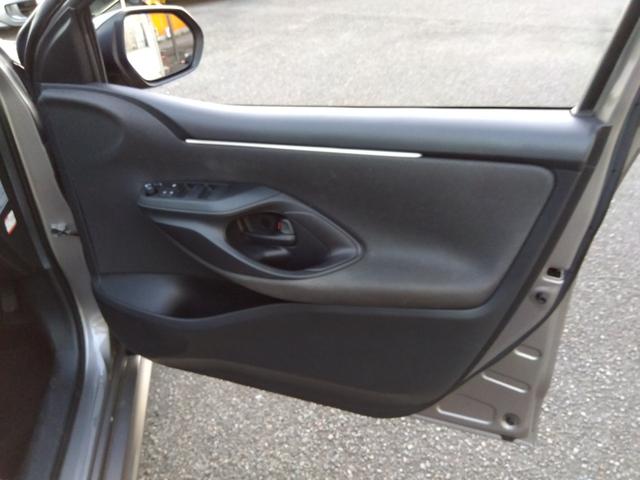 ヤリス G 純正ナビTV!Bltooth!パノラマビュ!DVD再生!ミラキャスト!ナビ連動ETC!ドラレコ!プリクラッシュ!クリアランスソナー!ハンドル支援!モデリスタAW!LEDオートライト&オートハイビーム!(24枚目)