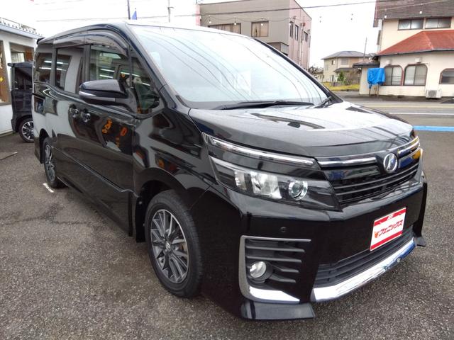 ヴォクシー ZS☆1オーナー☆10型ナビTV☆11型後席モニター☆ETC ワンオーナー・10型ナビ・フルセグtv・11型フリップダウンモニター・バックカメラ・ビルトインETC・ワンタッチ両側パワースライドドア・スマートキー・プッシュスタート・クリアランスソナー(4枚目)