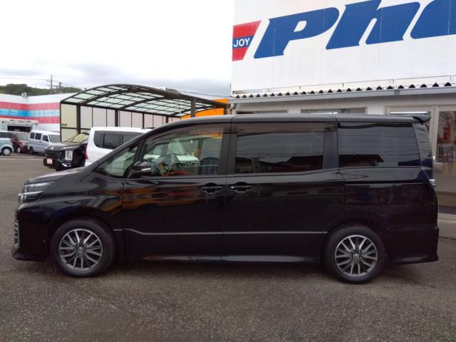 ヴォクシー ZS☆1オーナー☆10型ナビTV☆11型後席モニター☆ETC ワンオーナー・10型ナビ・フルセグtv・11型フリップダウンモニター・バックカメラ・ビルトインETC・ワンタッチ両側パワースライドドア・スマートキー・プッシュスタート・クリアランスソナー(5枚目)