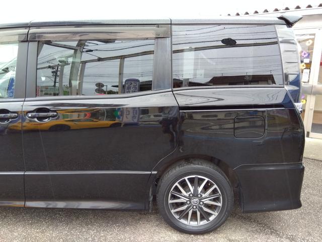 ヴォクシー ZS☆1オーナー☆10型ナビTV☆11型後席モニター☆ETC ワンオーナー・10型ナビ・フルセグtv・11型フリップダウンモニター・バックカメラ・ビルトインETC・ワンタッチ両側パワースライドドア・スマートキー・プッシュスタート・クリアランスソナー(7枚目)