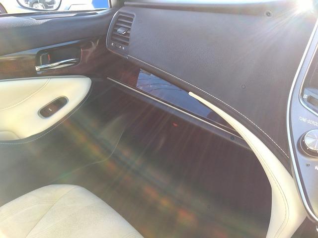 クラウンハイブリッド ロイヤルサルーン☆軽減ブレーキ☆走行3.9万k☆試乗出来ます メーカーナビ☆DVD再生☆Bluetooth☆バックカメラ☆ETC☆前後ドラレコ☆プリクラッシュ☆軽減ブレーキ☆追従クルーズ☆コーナーソナー☆LEDオートハイビーム☆電動シート☆走行3.9万☆試乗OK(56枚目)