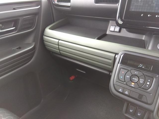 スペーシアギア HV-XZ☆現行型☆ツートンカラー☆9型ナビ☆走行0.2万☆ 現行型☆スマフォ連携9型ナビ☆AppleCar&Android対応☆Bluetooth☆全方位カメラ☆前席&ハンドルヒーター☆操舵支援☆LEDオートハイビーム☆オットマン☆走行0.2万☆試乗出来ます☆(65枚目)