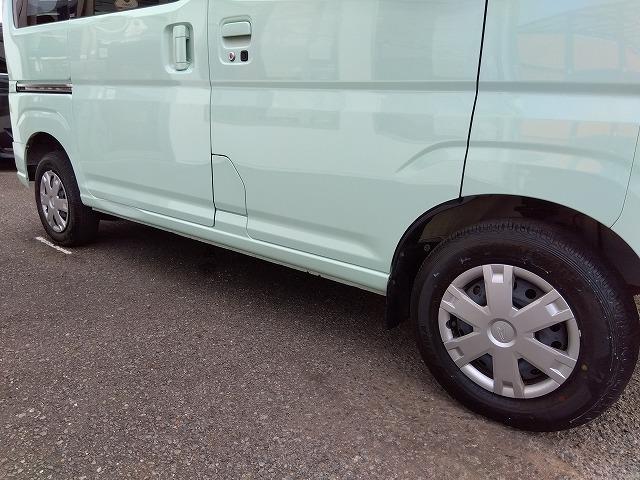 ハイゼットカーゴ クルーズターボ☆純正ナビ☆前後ドラレコ☆修復歴無し☆禁煙車☆　純正ナビ・ＤＶＤ再生・ＣＤ録音・ＵＳＢ＆ＢＴｏｏｔｈ・Ｂカメラ・ナビ連動前後ドラレコ・コーナーソナー・オートライト＆オートハイビーム・フロントパワーウィンドゥ・オーバーヘッドコンソール・電格ミラー（20枚目）