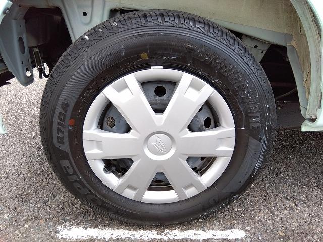 ハイゼットカーゴ クルーズターボ☆純正ナビ☆前後ドラレコ☆修復歴無し☆禁煙車☆　純正ナビ・ＤＶＤ再生・ＣＤ録音・ＵＳＢ＆ＢＴｏｏｔｈ・Ｂカメラ・ナビ連動前後ドラレコ・コーナーソナー・オートライト＆オートハイビーム・フロントパワーウィンドゥ・オーバーヘッドコンソール・電格ミラー（25枚目）