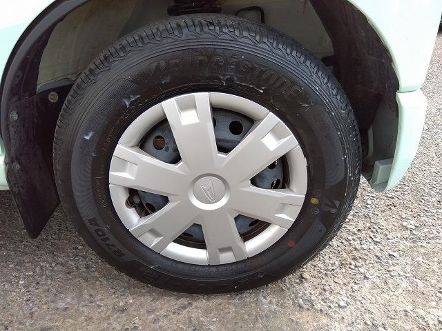 ハイゼットカーゴ クルーズターボ☆純正ナビ☆前後ドラレコ☆修復歴無し☆禁煙車☆　純正ナビ・ＤＶＤ再生・ＣＤ録音・ＵＳＢ＆ＢＴｏｏｔｈ・Ｂカメラ・ナビ連動前後ドラレコ・コーナーソナー・オートライト＆オートハイビーム・フロントパワーウィンドゥ・オーバーヘッドコンソール・電格ミラー（26枚目）