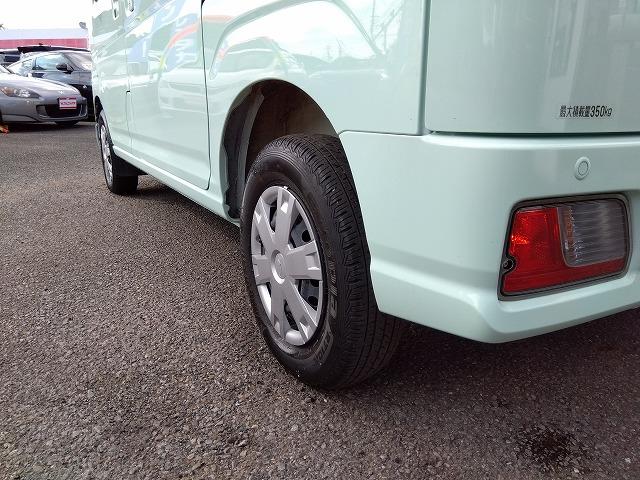 ハイゼットカーゴ クルーズターボ☆純正ナビ☆前後ドラレコ☆修復歴無し☆禁煙車☆　純正ナビ・ＤＶＤ再生・ＣＤ録音・ＵＳＢ＆ＢＴｏｏｔｈ・Ｂカメラ・ナビ連動前後ドラレコ・コーナーソナー・オートライト＆オートハイビーム・フロントパワーウィンドゥ・オーバーヘッドコンソール・電格ミラー（28枚目）