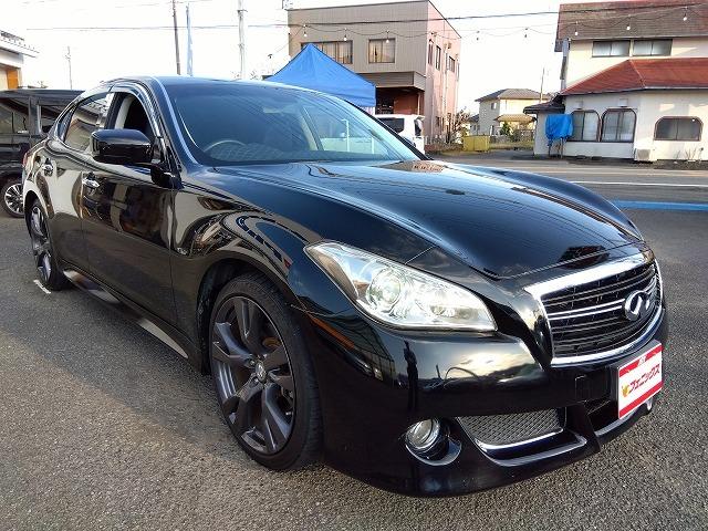 フーガハイブリッド ☆当店買取車☆黒革シート☆メーカーナビ☆サンルーフ☆試乗ＯＫ　☆当店買取車☆メーカーナビ☆黒本革シート☆サンルーフ☆ＤＶＤ再生☆シートヒーター☆バックカメラ☆ＥＴＣ☆Ｂｌｕｅｔｏｏｔｈ☆ＬＥＤオートライト☆２０インチアルミホイール☆走行７．５万ｋｍ☆試乗出来ます（4枚目）