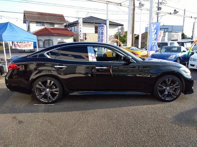 フーガハイブリッド ☆当店買取車☆黒革シート☆メーカーナビ☆サンルーフ☆試乗ＯＫ　☆当店買取車☆メーカーナビ☆黒本革シート☆サンルーフ☆ＤＶＤ再生☆シートヒーター☆バックカメラ☆ＥＴＣ☆Ｂｌｕｅｔｏｏｔｈ☆ＬＥＤオートライト☆２０インチアルミホイール☆走行７．５万ｋｍ☆試乗出来ます（11枚目）