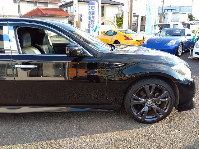 フーガハイブリッド ☆当店買取車☆黒革シート☆メーカーナビ☆サンルーフ☆試乗ＯＫ　☆当店買取車☆メーカーナビ☆黒本革シート☆サンルーフ☆ＤＶＤ再生☆シートヒーター☆バックカメラ☆ＥＴＣ☆Ｂｌｕｅｔｏｏｔｈ☆ＬＥＤオートライト☆２０インチアルミホイール☆走行７．５万ｋｍ☆試乗出来ます（12枚目）