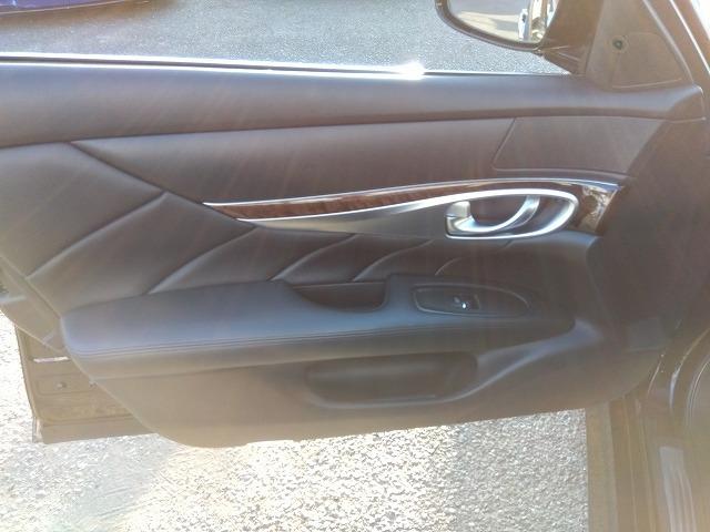 フーガハイブリッド ☆当店買取車☆黒革シート☆メーカーナビ☆サンルーフ☆試乗ＯＫ　☆当店買取車☆メーカーナビ☆黒本革シート☆サンルーフ☆ＤＶＤ再生☆シートヒーター☆バックカメラ☆ＥＴＣ☆Ｂｌｕｅｔｏｏｔｈ☆ＬＥＤオートライト☆２０インチアルミホイール☆走行７．５万ｋｍ☆試乗出来ます（69枚目）