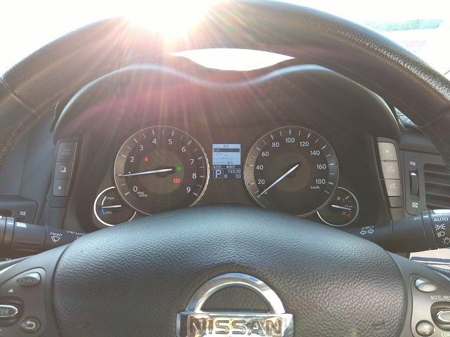 フーガハイブリッド ☆当店買取車☆黒革シート☆メーカーナビ☆サンルーフ☆試乗ＯＫ　☆当店買取車☆メーカーナビ☆黒本革シート☆サンルーフ☆ＤＶＤ再生☆シートヒーター☆バックカメラ☆ＥＴＣ☆Ｂｌｕｅｔｏｏｔｈ☆ＬＥＤオートライト☆２０インチアルミホイール☆走行７．５万ｋｍ☆試乗出来ます（74枚目）