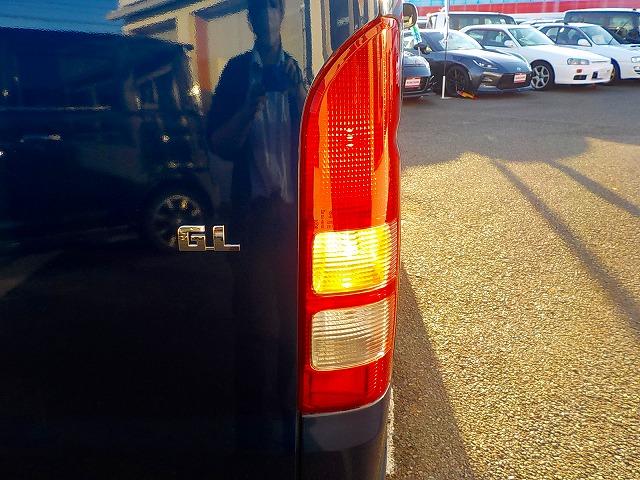 ＡＵＸ入力付き純正ＣＤオーディオ・ＡＣ１００Ｖ電源・クリアランスソナー・電格メッキミラー・メッキドアノブ・リアクーラー＆ヒーター・パワースライド・バンパーフォグ・キーレス・禁煙車・実走行７８００Ｋｍ