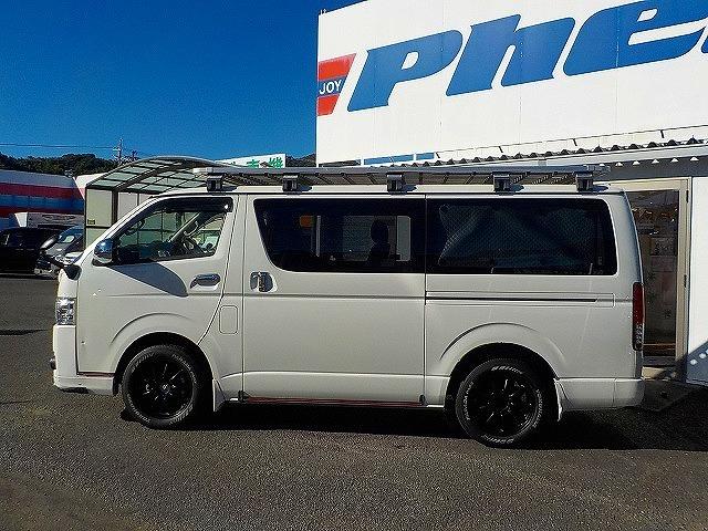ハイエースバン ロングスーパーＧＬ☆ディーゼルターボ☆４ＷＤ☆キャリア付☆　アイバＷＯＲＫＳルーフキャリア・リアラダー・社外１７インチアルミ・ＬＥＤテール・ＲＥＣＡＲＯシート・前後ドラレコ・サブウーハー＆ツイーター・ＬＥＤオートライト・スマートキー・ＤＶＤ再生・ＢＴｏｏｔｈ（9枚目）