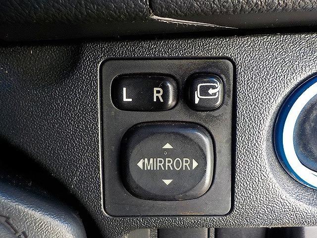 ハイエースバン ロングスーパーＧＬ☆ディーゼルターボ☆４ＷＤ☆キャリア付☆　アイバＷＯＲＫＳルーフキャリア・リアラダー・社外１７インチアルミ・ＬＥＤテール・ＲＥＣＡＲＯシート・前後ドラレコ・サブウーハー＆ツイーター・ＬＥＤオートライト・スマートキー・ＤＶＤ再生・ＢＴｏｏｔｈ（23枚目）