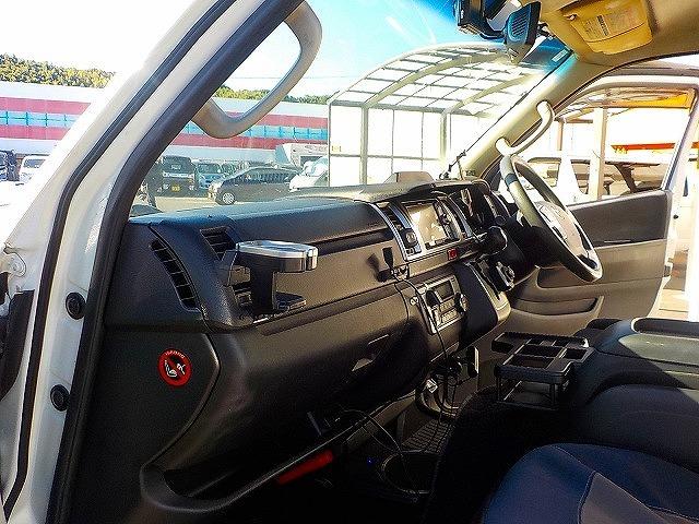 ハイエースバン ロングスーパーＧＬ☆ディーゼルターボ☆４ＷＤ☆キャリア付☆　アイバＷＯＲＫＳルーフキャリア・リアラダー・社外１７インチアルミ・ＬＥＤテール・ＲＥＣＡＲＯシート・前後ドラレコ・サブウーハー＆ツイーター・ＬＥＤオートライト・スマートキー・ＤＶＤ再生・ＢＴｏｏｔｈ（55枚目）