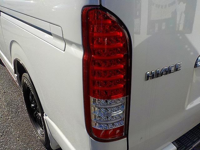 ハイエースバン ロングスーパーＧＬ☆ディーゼルターボ☆４ＷＤ☆キャリア付☆　アイバＷＯＲＫＳルーフキャリア・リアラダー・社外１７インチアルミ・ＬＥＤテール・ＲＥＣＡＲＯシート・前後ドラレコ・サブウーハー＆ツイーター・ＬＥＤオートライト・スマートキー・ＤＶＤ再生・ＢＴｏｏｔｈ（60枚目）