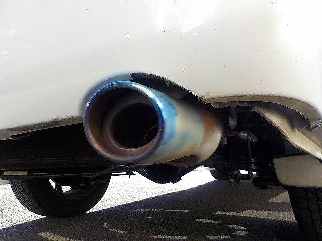 ハイエースバン ロングスーパーＧＬ☆ディーゼルターボ☆４ＷＤ☆キャリア付☆　アイバＷＯＲＫＳルーフキャリア・リアラダー・社外１７インチアルミ・ＬＥＤテール・ＲＥＣＡＲＯシート・前後ドラレコ・サブウーハー＆ツイーター・ＬＥＤオートライト・スマートキー・ＤＶＤ再生・ＢＴｏｏｔｈ（74枚目）