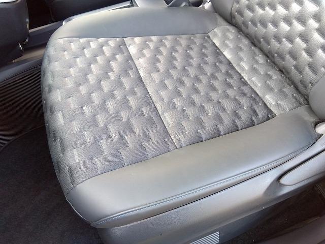 ヴォクシー 後期型☆ＨＶ－ＳＺ☆後期型☆１０型ナビ１４型後席Ｍ☆試乗ＯＫ　後期型☆１０型ナビ☆ＨＤＭＩ☆全方位カメラ☆１４型フリップダウンモニター☆リモートパーク自動駐車☆デジタルインナーミラー☆半革＆ヒーター☆プリクラッシュ☆操舵支援☆ＥＴＣ２．０☆走行２．５万☆試乗ＯＫ（35枚目）