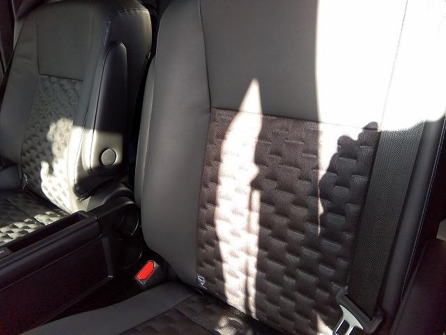 ヴォクシー 後期型☆ＨＶ－ＳＺ☆後期型☆１０型ナビ１４型後席Ｍ☆試乗ＯＫ　後期型☆１０型ナビ☆ＨＤＭＩ☆全方位カメラ☆１４型フリップダウンモニター☆リモートパーク自動駐車☆デジタルインナーミラー☆半革＆ヒーター☆プリクラッシュ☆操舵支援☆ＥＴＣ２．０☆走行２．５万☆試乗ＯＫ（37枚目）