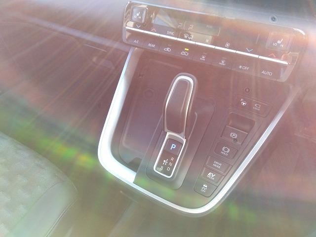 ヴォクシー 後期型☆ＨＶ－ＳＺ☆後期型☆１０型ナビ１４型後席Ｍ☆試乗ＯＫ　後期型☆１０型ナビ☆ＨＤＭＩ☆全方位カメラ☆１４型フリップダウンモニター☆リモートパーク自動駐車☆デジタルインナーミラー☆半革＆ヒーター☆プリクラッシュ☆操舵支援☆ＥＴＣ２．０☆走行２．５万☆試乗ＯＫ（61枚目）