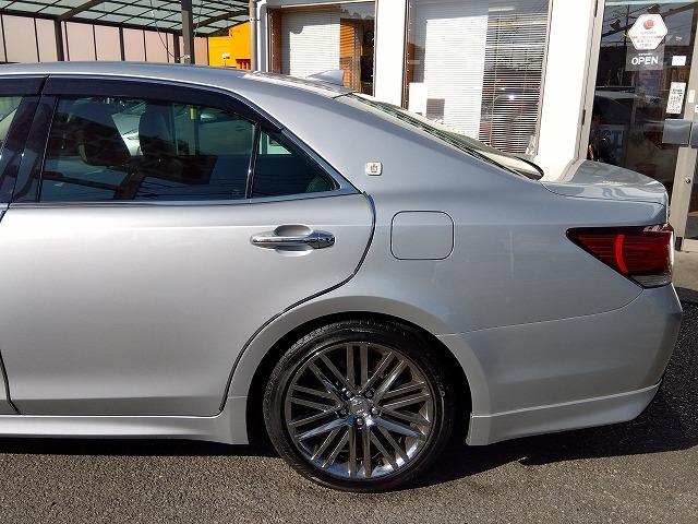 クラウンハイブリッド アスリートＳ　Ｊ－フロンティア☆ナビ☆黒革シート☆試乗ＯＫ☆　メーカーナビ☆ＤＶＤ再生☆Ｂｌｕｅｔｏｏｔｈ☆バックカメラ☆ナＴＣ☆専用ドラレコ☆専用レザー＆アルカンターラシート☆ハンドル＆シートヒータ☆プリクラッシュ☆レーダークルーズ☆オートハイビーム☆試乗ＯＫ（7枚目）