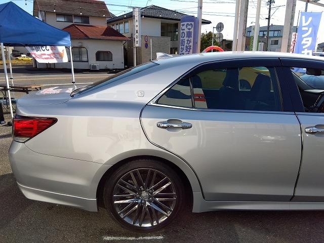 クラウンハイブリッド アスリートＳ　Ｊ－フロンティア☆ナビ☆黒革シート☆試乗ＯＫ☆　メーカーナビ☆ＤＶＤ再生☆Ｂｌｕｅｔｏｏｔｈ☆バックカメラ☆ナＴＣ☆専用ドラレコ☆専用レザー＆アルカンターラシート☆ハンドル＆シートヒータ☆プリクラッシュ☆レーダークルーズ☆オートハイビーム☆試乗ＯＫ（13枚目）