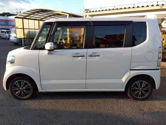 Ｎ－ＢＯＸ ＧＳＳｐｋｇ☆最終型☆ナビ☆Ｂカメラ☆走行５．３万☆試乗ＯＫ　☆最終型☆軽減ブレーキ☆ナビ☆ＤＶＤ再生☆Ｂｌｕｅｔｏｏｔｈ☆バックカメラ☆ステアリモコン☆シートヒーター☆ＨＩＤオートライト☆ＬＥＤフォグ☆シートバックテーブル☆両側電動ドア☆走行５．３万☆試乗ＯＫ（5枚目）