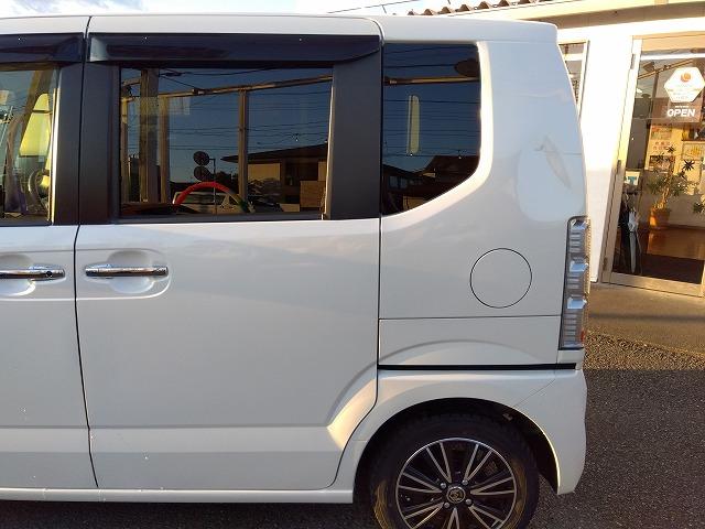 Ｎ－ＢＯＸ ＧＳＳｐｋｇ☆最終型☆ナビ☆Ｂカメラ☆走行５．３万☆試乗ＯＫ　☆最終型☆軽減ブレーキ☆ナビ☆ＤＶＤ再生☆Ｂｌｕｅｔｏｏｔｈ☆バックカメラ☆ステアリモコン☆シートヒーター☆ＨＩＤオートライト☆ＬＥＤフォグ☆シートバックテーブル☆両側電動ドア☆走行５．３万☆試乗ＯＫ（7枚目）