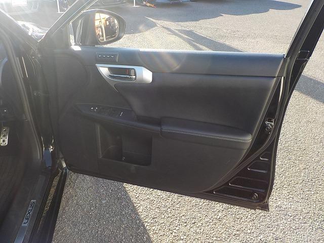 ＣＴ Ｆスポーツ☆黒革電動シート☆サンルーフ☆ナビ☆試乗出来ます☆　☆オプションサンルーフ☆オプション黒本革パワーシート☆ナビ☆バックカメラ☆Ｂｌｕｅｔｏｏｔｈ☆ＤＶＤ再生☆ＬＥＤヘッドライト☆スマートキー☆カードキー☆クルーズコントロール☆走行７．５万ｋｍ☆試乗ＯＫ（31枚目）