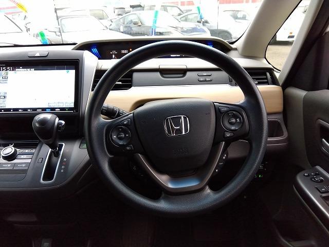 フリード Ｇホンダセンシング☆９型ナビ☆後席Ｍ☆走行４．３万☆試乗ＯＫ　ホンダセンシング☆軽減ブレーキ☆追従クルコン☆９型ナビ☆フリップダウンモニター☆ドラレコ☆コーナーソナー☆ＤＶＤ再生☆Ｂｌｕｅｔｏｏｔｈ☆ＥＴＣ☆両側パワースライドドア☆６人乗☆走行４．３万☆試乗ＯＫ（32枚目）