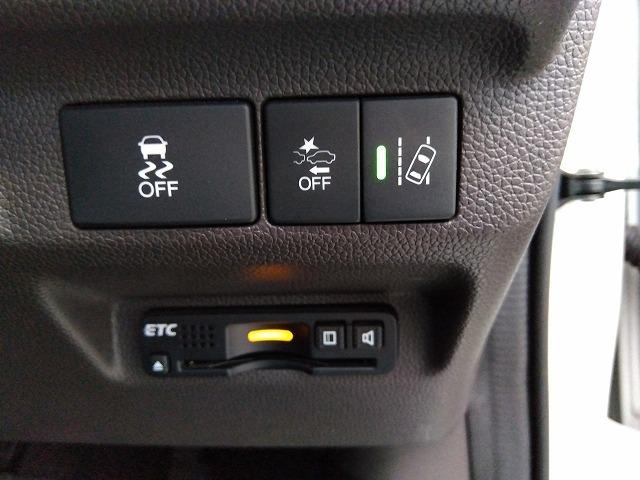 フリード Ｇホンダセンシング☆９型ナビ☆後席Ｍ☆走行４．３万☆試乗ＯＫ　ホンダセンシング☆軽減ブレーキ☆追従クルコン☆９型ナビ☆フリップダウンモニター☆ドラレコ☆コーナーソナー☆ＤＶＤ再生☆Ｂｌｕｅｔｏｏｔｈ☆ＥＴＣ☆両側パワースライドドア☆６人乗☆走行４．３万☆試乗ＯＫ（61枚目）