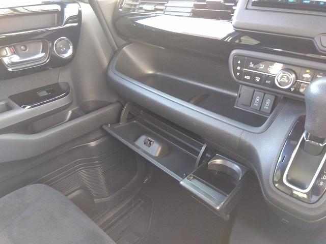 Ｎ－ＢＯＸカスタム ＥＸ☆ホンダセンシング☆後期型☆ナビ☆Ｂカメラ☆試乗出来ます　☆後期型☆ホンダセンシング☆軽減ブレーキ☆追従クルコン☆ナビ☆ＤＶＤ再生☆Ｂｌｕｅｔｏｏｔｈ☆バックカメラ☆ＥＴＣ☆シートヒーター☆スーパースライドシート☆両側電動ドア☆走行５．０万ｋｍ☆試乗出来ます（57枚目）