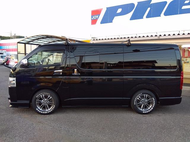 ハイエースバン スーパーＧＬダークプライム☆ディーゼル☆後席Ｍ☆ベッドキッド　ディーゼル☆１オーナー☆ベッドキッド☆革調シート☆テーブル＆ウッドパネル☆ＬＥＤテール☆シーケンシャルウィンカ☆Ｈｅａｒｔｓホイール☆ホワイトレター☆ルーフキャリア☆フロントリップ☆ナビ☆後席モニター（5枚目）