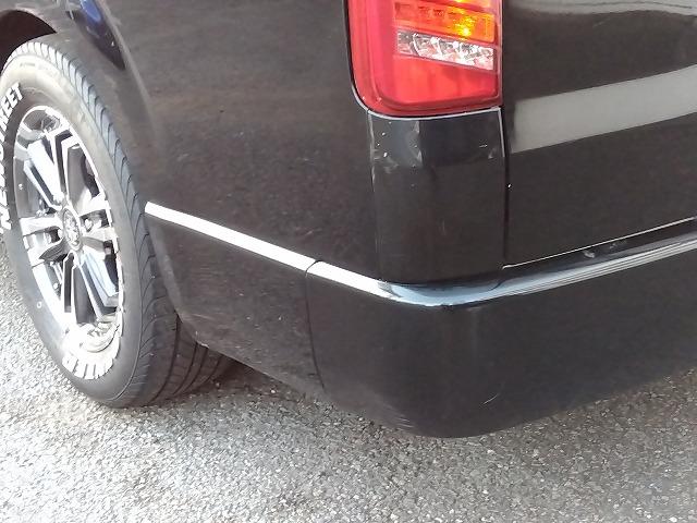 ハイエースバン スーパーＧＬダークプライム☆ディーゼル☆後席Ｍ☆ベッドキッド　ディーゼル☆１オーナー☆ベッドキッド☆革調シート☆テーブル＆ウッドパネル☆ＬＥＤテール☆シーケンシャルウィンカ☆Ｈｅａｒｔｓホイール☆ホワイトレター☆ルーフキャリア☆フロントリップ☆ナビ☆後席モニター（25枚目）