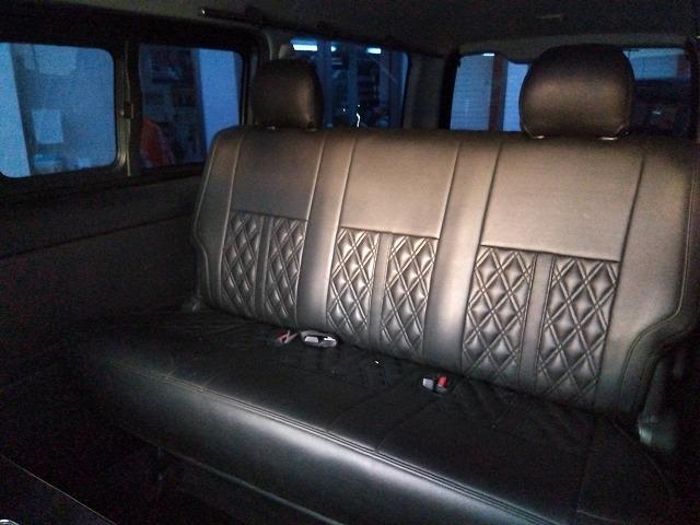 ハイエースバン スーパーＧＬダークプライム☆ディーゼル☆後席Ｍ☆ベッドキッド　ディーゼル☆１オーナー☆ベッドキッド☆革調シート☆テーブル＆ウッドパネル☆ＬＥＤテール☆シーケンシャルウィンカ☆Ｈｅａｒｔｓホイール☆ホワイトレター☆ルーフキャリア☆フロントリップ☆ナビ☆後席モニター（33枚目）