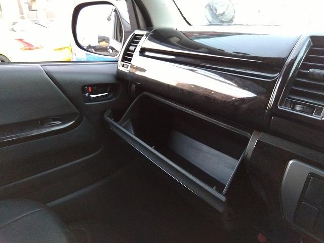 ハイエースバン スーパーＧＬダークプライム☆ディーゼル☆後席Ｍ☆ベッドキッド　ディーゼル☆１オーナー☆ベッドキッド☆革調シート☆テーブル＆ウッドパネル☆ＬＥＤテール☆シーケンシャルウィンカ☆Ｈｅａｒｔｓホイール☆ホワイトレター☆ルーフキャリア☆フロントリップ☆ナビ☆後席モニター（47枚目）