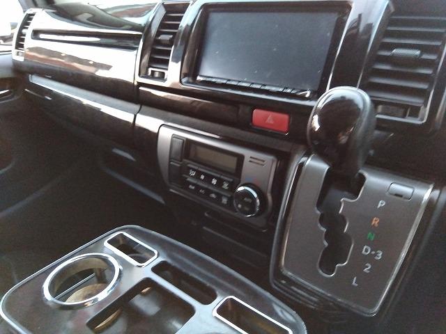 ハイエースバン スーパーＧＬダークプライム☆ディーゼル☆後席Ｍ☆ベッドキッド　ディーゼル☆１オーナー☆ベッドキッド☆革調シート☆テーブル＆ウッドパネル☆ＬＥＤテール☆シーケンシャルウィンカ☆Ｈｅａｒｔｓホイール☆ホワイトレター☆ルーフキャリア☆フロントリップ☆ナビ☆後席モニター（48枚目）