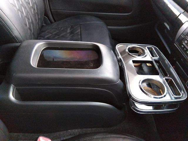 ハイエースバン スーパーＧＬダークプライム☆ディーゼル☆後席Ｍ☆ベッドキッド　ディーゼル☆１オーナー☆ベッドキッド☆革調シート☆テーブル＆ウッドパネル☆ＬＥＤテール☆シーケンシャルウィンカ☆Ｈｅａｒｔｓホイール☆ホワイトレター☆ルーフキャリア☆フロントリップ☆ナビ☆後席モニター（50枚目）